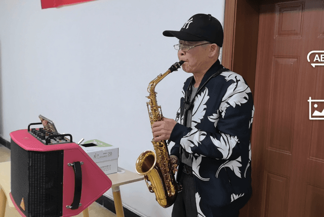 “潮”起来！竹园社区党委变身“红色主理人”，为居民办了场暖心Live Show